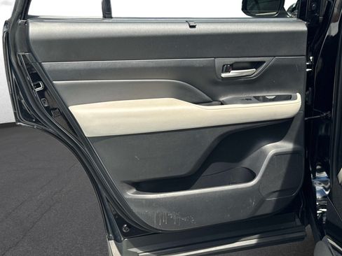 Used 2026 Toyota Grand Highlander AWD image 13