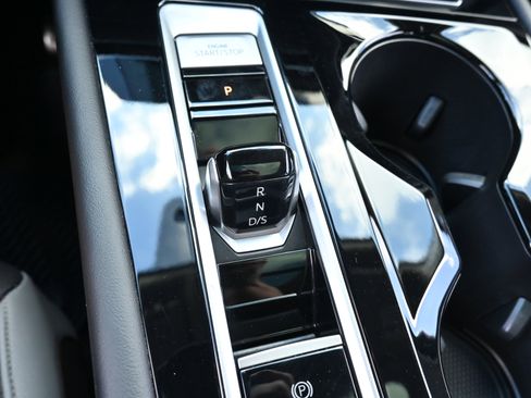 Used 2024 Volkswagen Atlas Peak Edition SE image 30