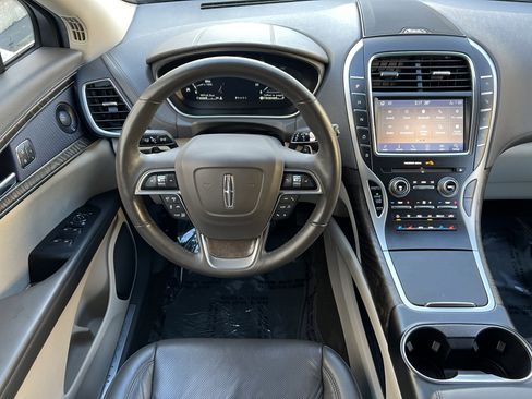Used 2019 Lincoln Nautilus Reserve image 32