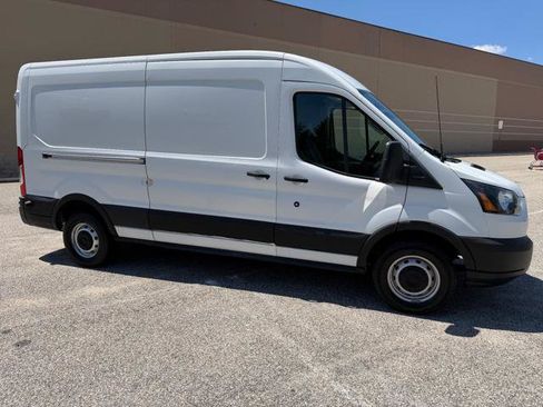 Used 2019 Ford Transit 250 148 Medium Roof RWD image 34