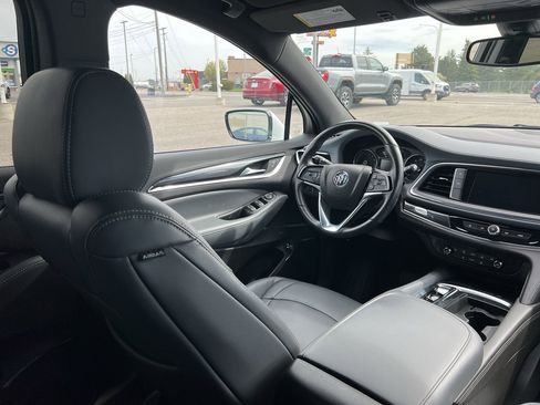 Used 2024 Buick Enclave Essence AWD/4WD image 35