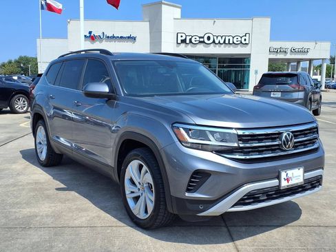 Used 2022 Volkswagen Atlas SE FWD image 3