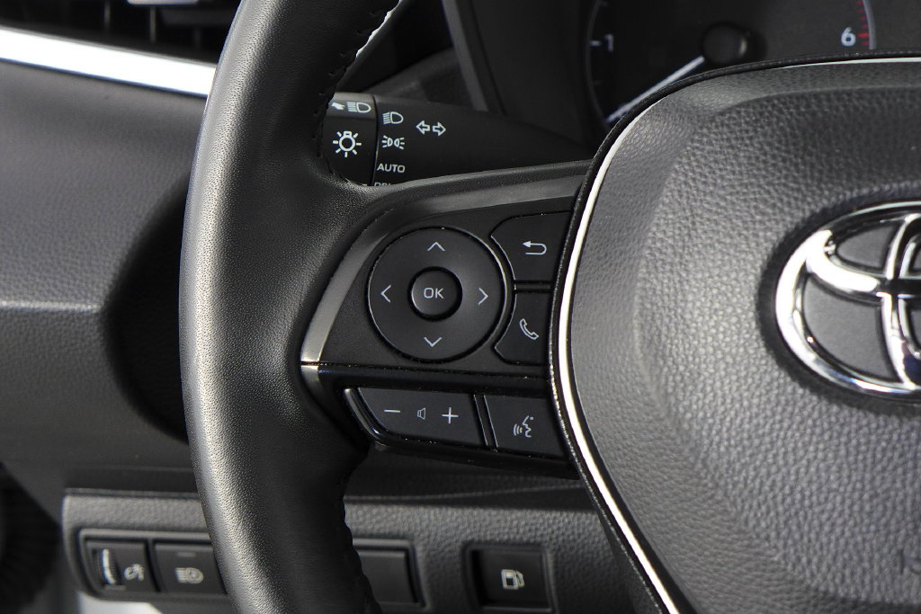 Used 2024 Toyota Corolla SE w/ SE Package FWD image 30