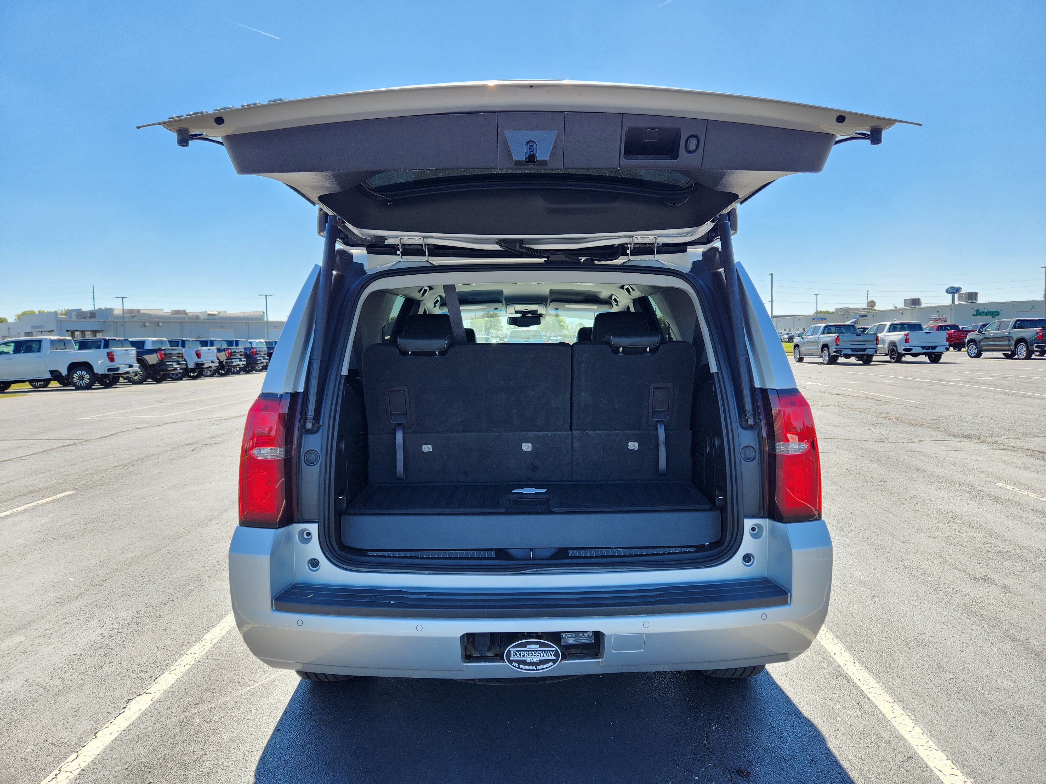 Used 2018 Chevrolet Tahoe LT AWD/4WD image 10