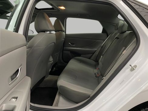 Certified 2024 Hyundai Elantra SEL w/ Convenience Package image 29