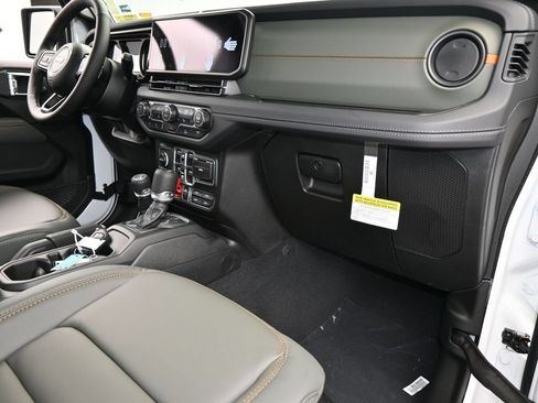 New 2026 Jeep Gladiator Mojave AWD/4WD image 42