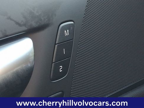 Certified 2025 Volvo V60 B5 Cross Country Plus image 23