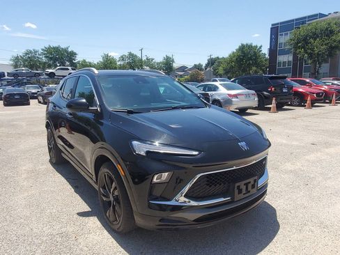 Used 2024 Buick Encore GX Sport Touring FWD image 9