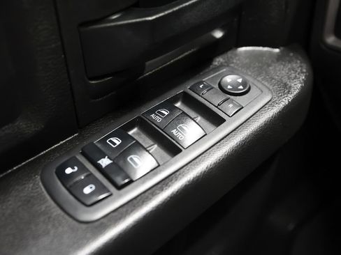 Used 2019 RAM 1500 Express image 22