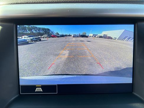 Used 2023 GMC Acadia SLT image 19