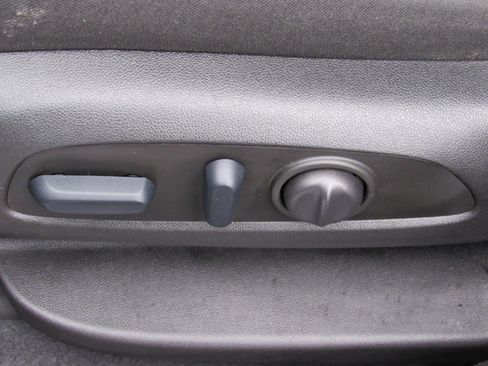 Used 2025 Chevrolet Blazer LT image 14