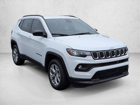 New 2026 Jeep Compass Latitude AWD/4WD image 3