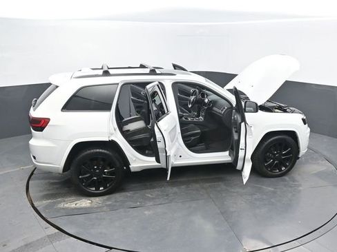 Used 2019 Jeep Grand Cherokee Altitude image 74