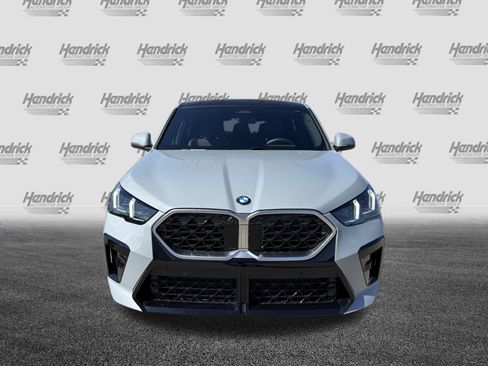 Certified 2025 BMW X2 xDrive28i image 3