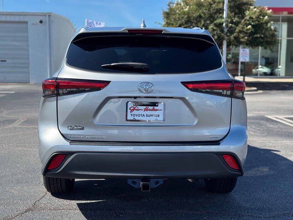 Used 2023 Toyota Highlander XLE FWD image 10