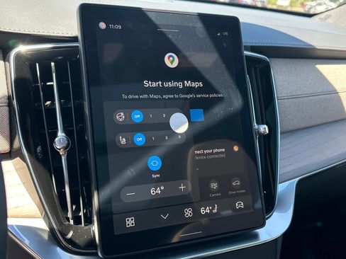 Certified 2026 Volvo XC90 B5 Plus image 25