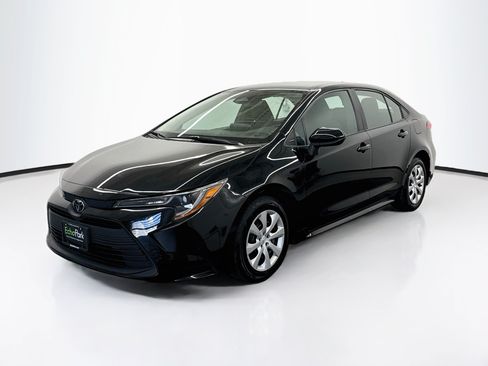 Used 2024 Toyota Corolla LE FWD image 3