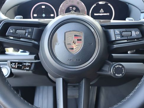 Used 2024 Porsche Panamera RWD image 21