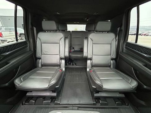 Used 2023 GMC Yukon XL Denali AWD/4WD image 42