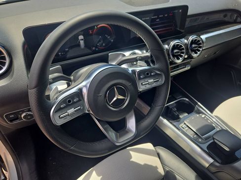 Used 2022 Mercedes-Benz GLB 250 image 19