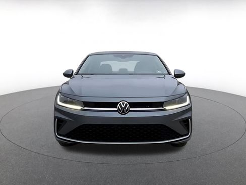 Used 2025 Volkswagen Jetta SE image 4