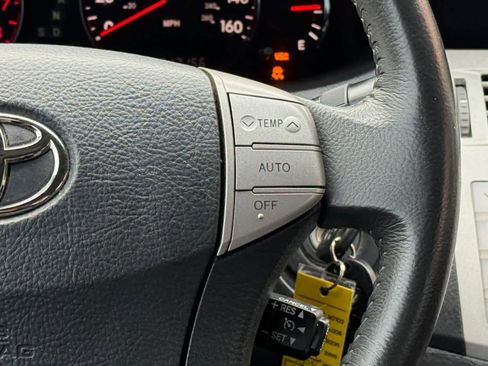 Used 2006 Toyota Avalon Touring image 16