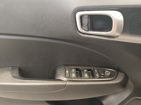 Used 2021 Hyundai Venue SEL w/ Premium Package FWD image 27