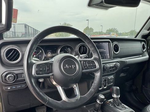 Used 2023 Jeep Wrangler Unlimited Sahara w/ Cold Weather Group image 10