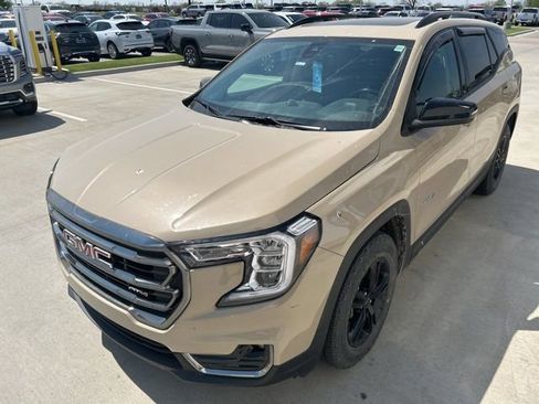 Used 2023 GMC Terrain AT4 image 8
