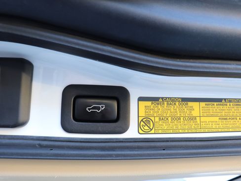 Used 2013 Lexus LX 570 4WD image 48