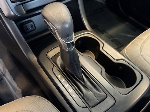 Used 2022 Chevrolet Colorado W/T image 16