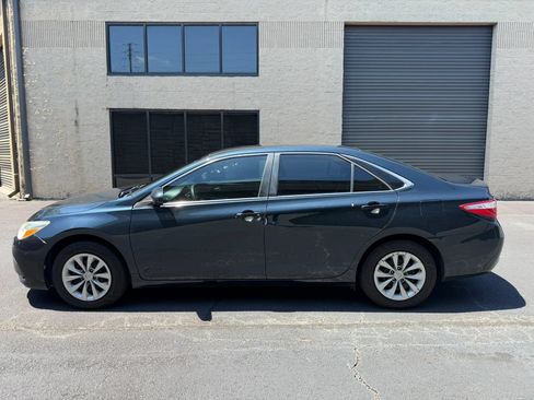 Used 2017 Toyota Camry LE FWD image 3