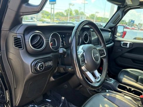 Used 2020 Jeep Gladiator Overland AWD/4WD image 15