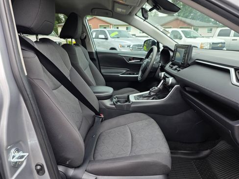 Used 2021 Toyota RAV4 XLE AWD/4WD image 25