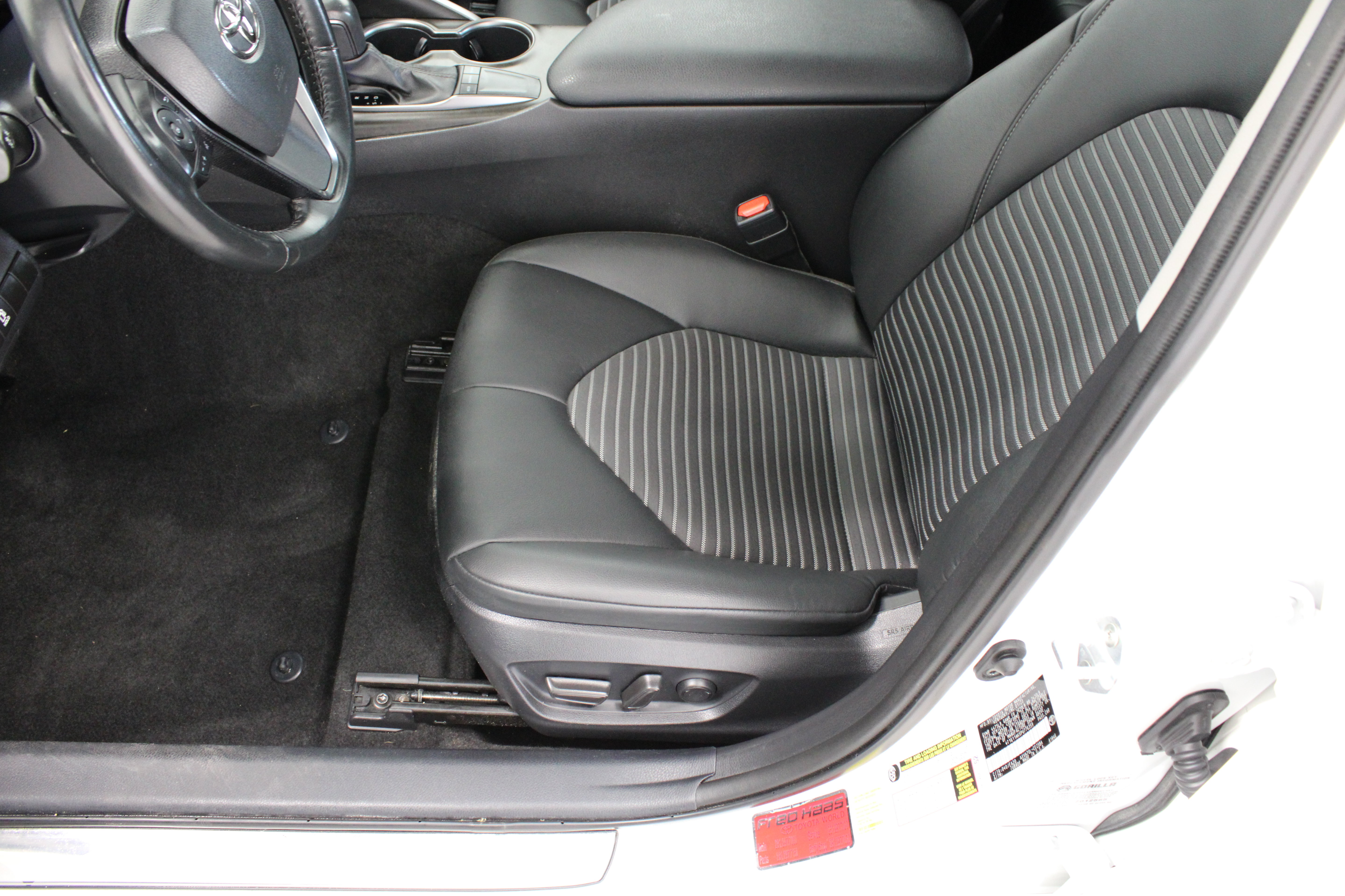 Used 2023 Toyota Camry SE FWD image 15