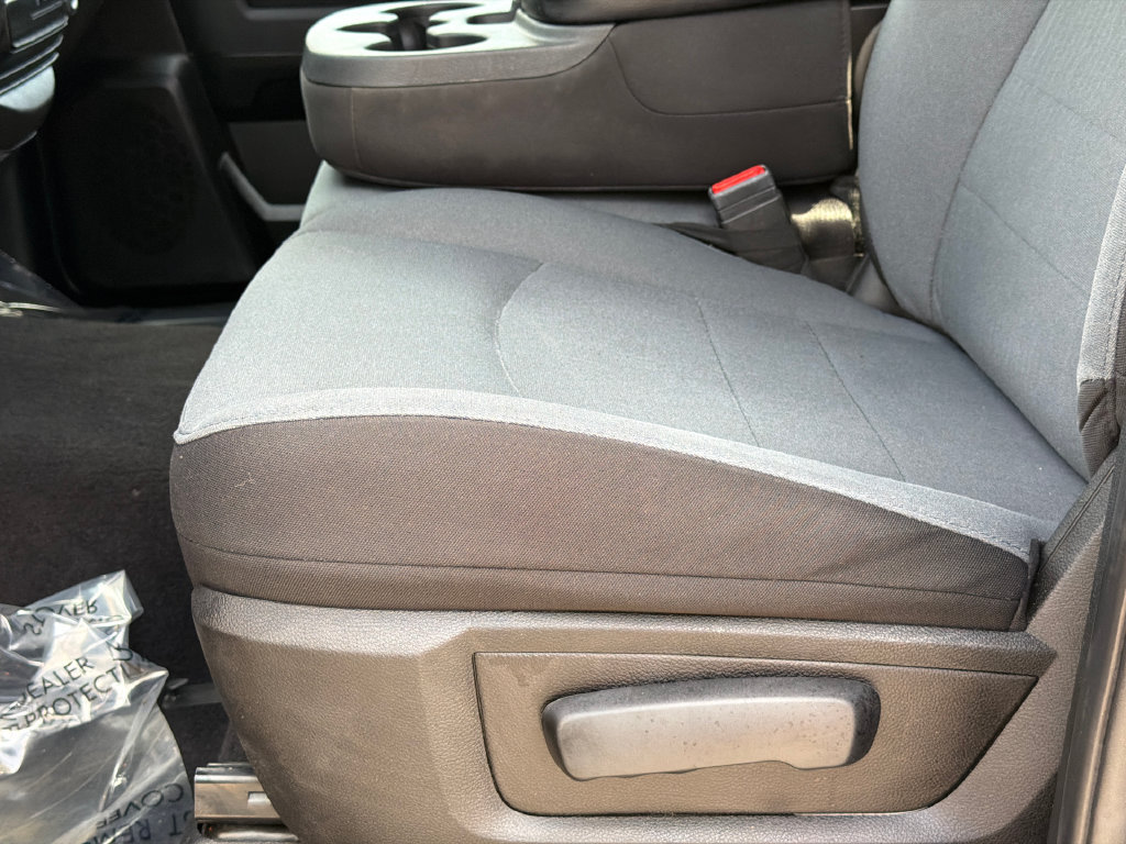 Used 2024 RAM 1500 Classic SLT AWD/4WD image 15