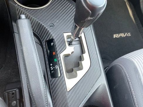 Used 2014 Toyota RAV4 XLE image 22