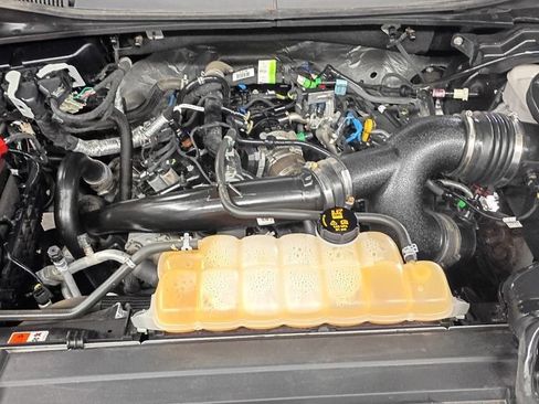 Used 2019 Ford F150 XL w/ Equipment Group 101A Mid AWD/4WD image 10