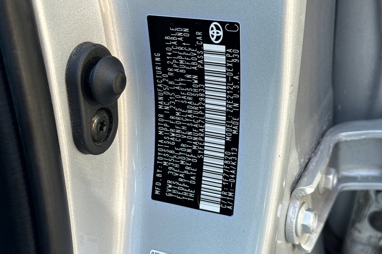 Used 2020 Toyota Corolla LE w/ Carpet Mat Package (TMS) FWD image 27