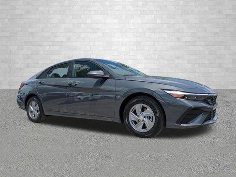New 2026 Hyundai Elantra SE FWD image 1