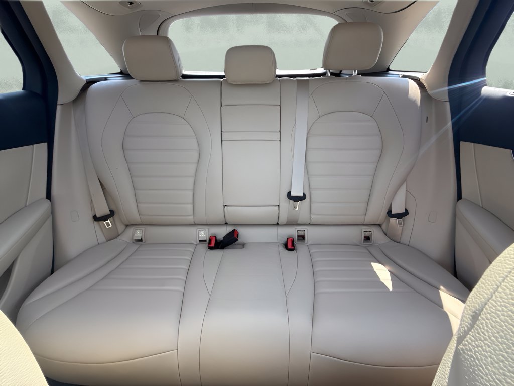 Used 2020 Mercedes-Benz GLC 300 4MATIC image 11