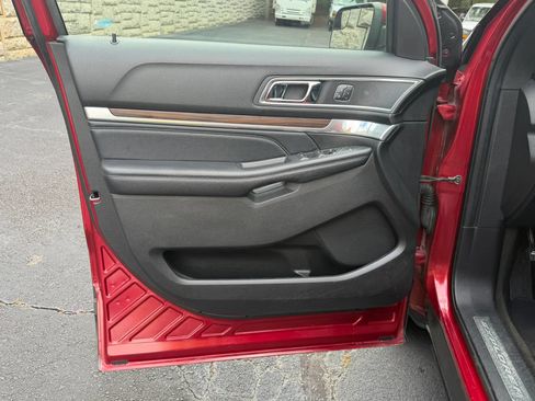 Used 2017 Ford Explorer Limited FWD image 28