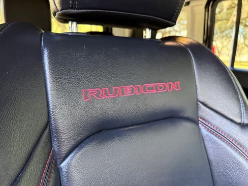Used 2019 Jeep Wrangler Unlimited Rubicon AWD/4WD image 42