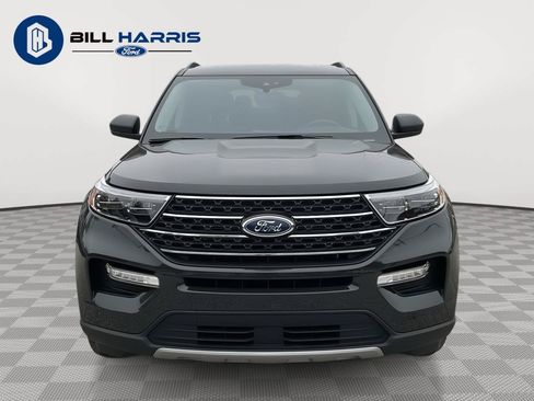 Used 2023 Ford Explorer XLT w/ Equipment Group 202A AWD/4WD image 2