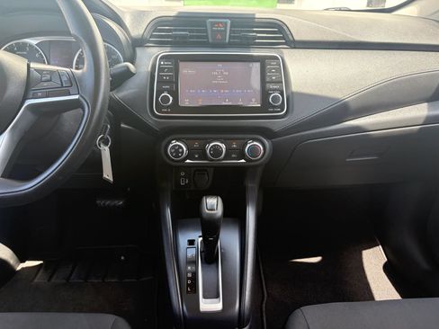 Used 2022 Nissan Versa S FWD image 31