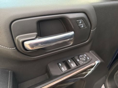 Used 2022 Chevrolet Silverado 2500 LT w/ Convenience Package image 9