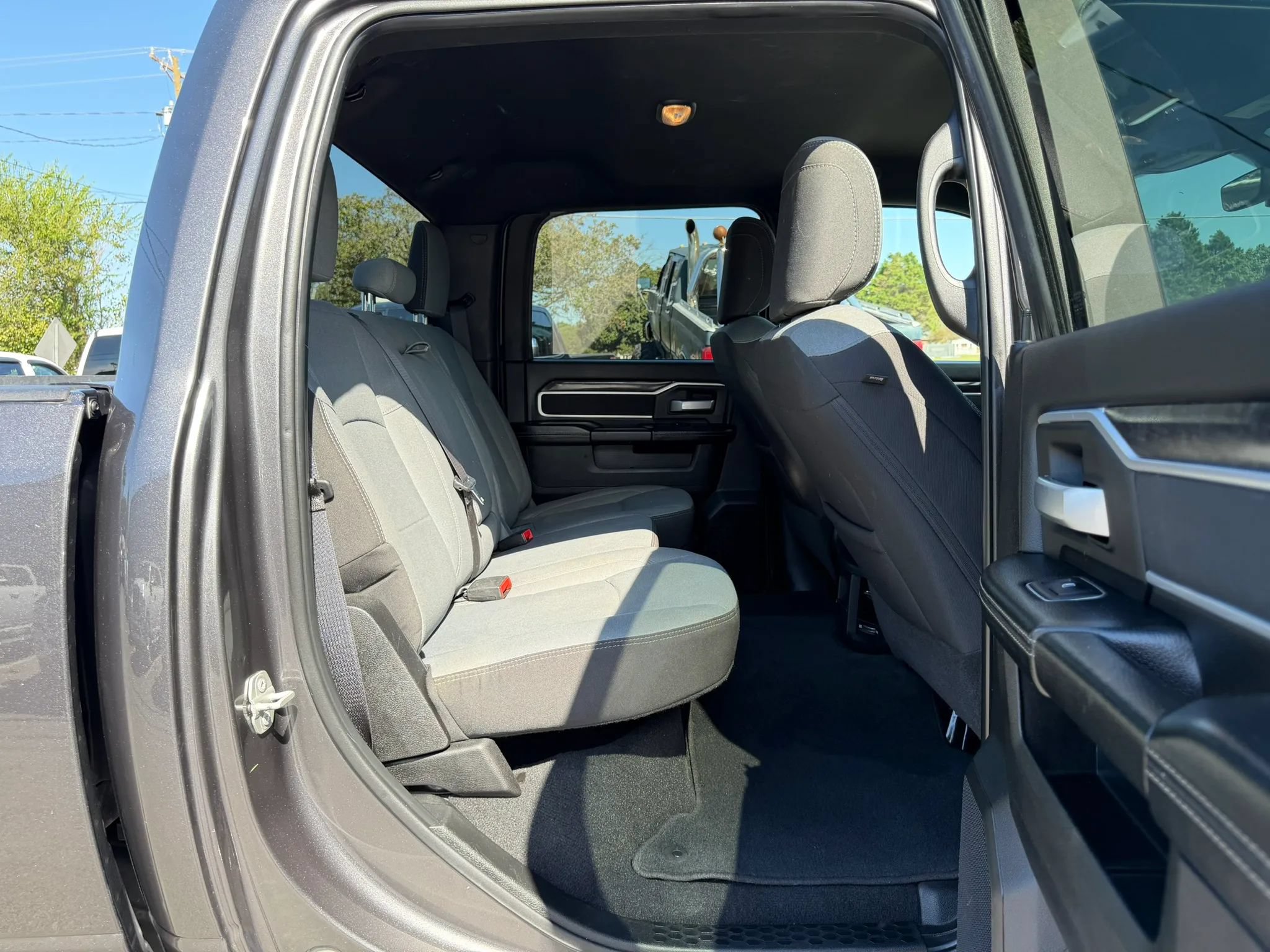 Used 2024 RAM 2500 Big Horn AWD/4WD image 20