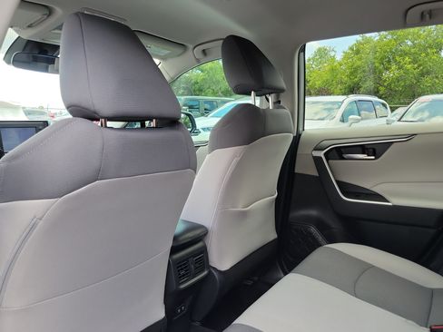 Used 2020 Toyota RAV4 XLE FWD image 13