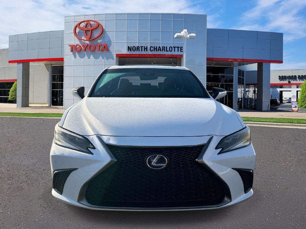 Used 2022 Lexus ES 300h F Sport w/ Accessory Package 2 FWD image 3
