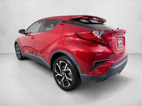 Used 2020 Toyota C-HR XLE FWD image 5